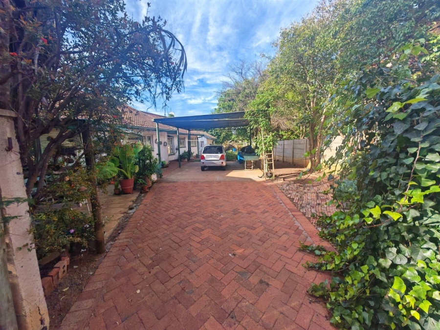 8 Bedroom Property for Sale in Fleurdal Free State